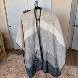 Vince Camuto Cream and Black Cozy Knit Poncho